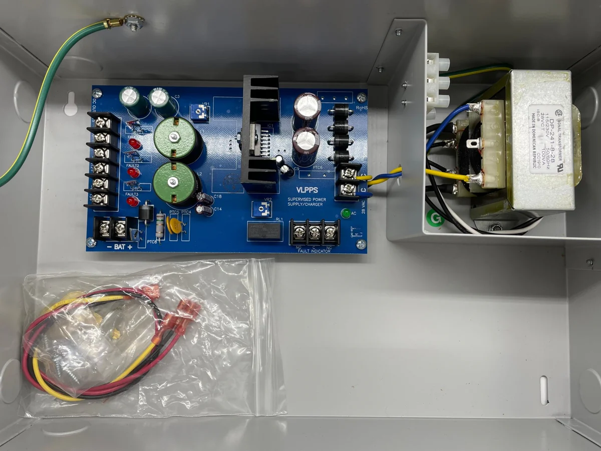 Vesda VPS-300US-220, Vesda (VPS-300US-220) Power supply, multi zone with housing, includes battery cabinet, 220vac version